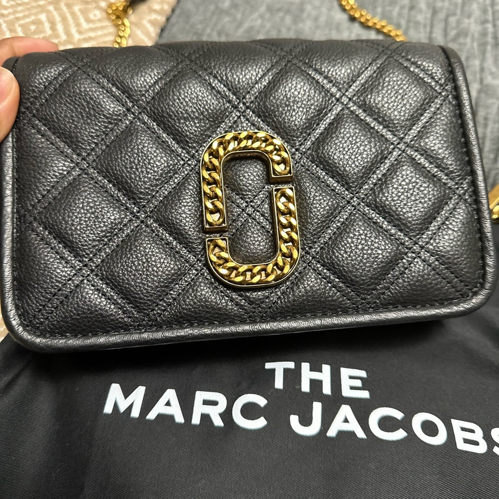 Marc Jacobs The Status Quilted Leather Shoulder Black J logo